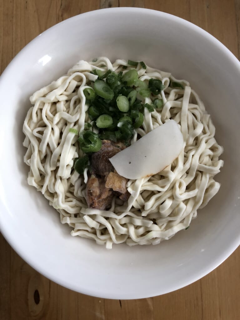 加熱前の沖縄風ソーキそば